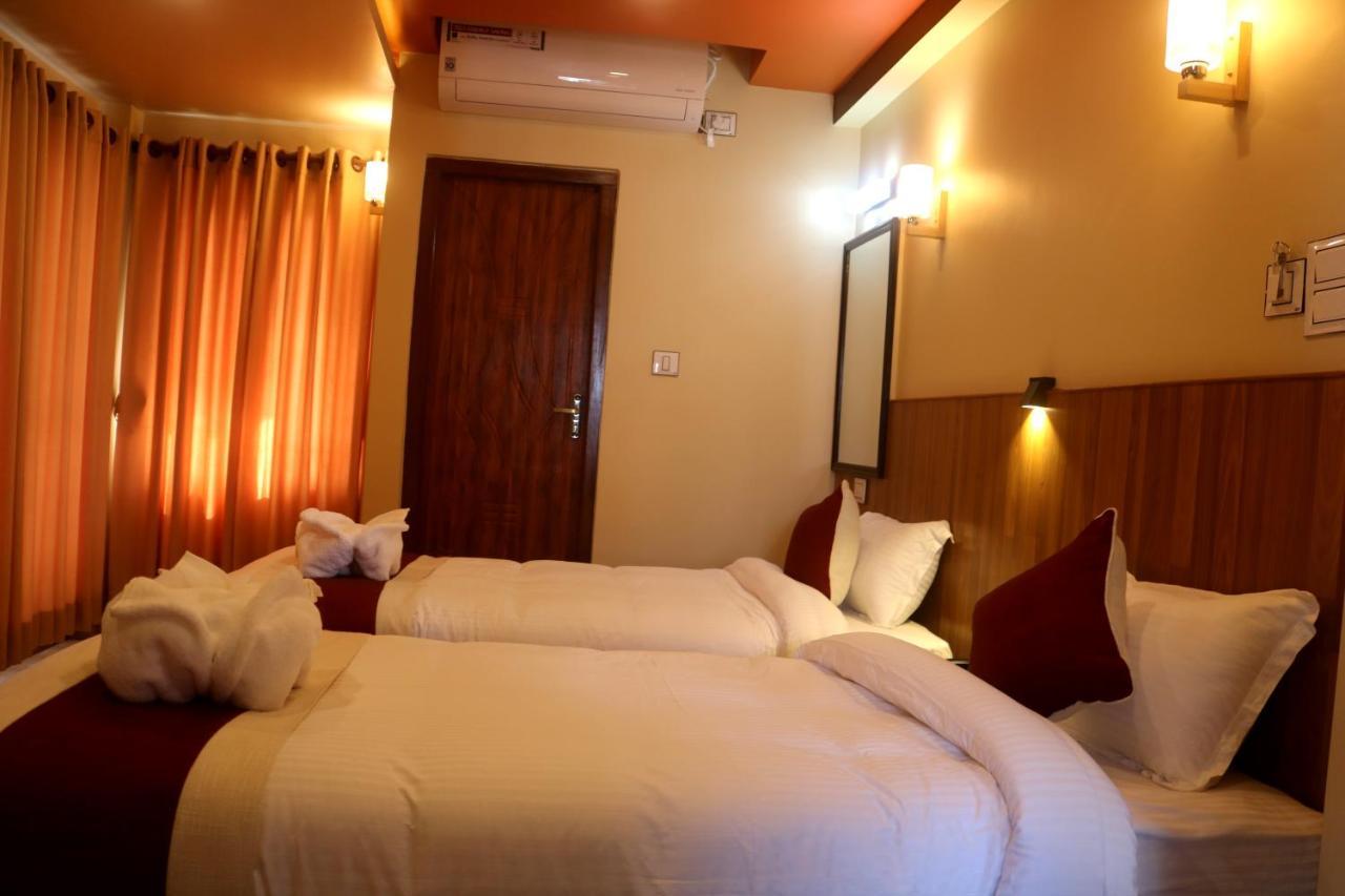 Hotel Family Ties Pvt. Ltd. Katmandu Zewnętrze zdjęcie